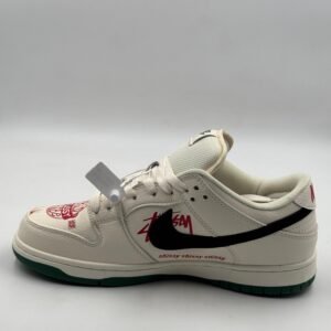 NIKE SB DUNKS LOW STUSSY